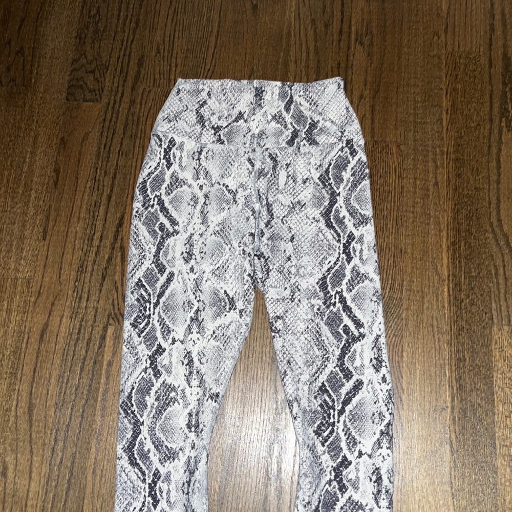 ALO yoga snake print leggings